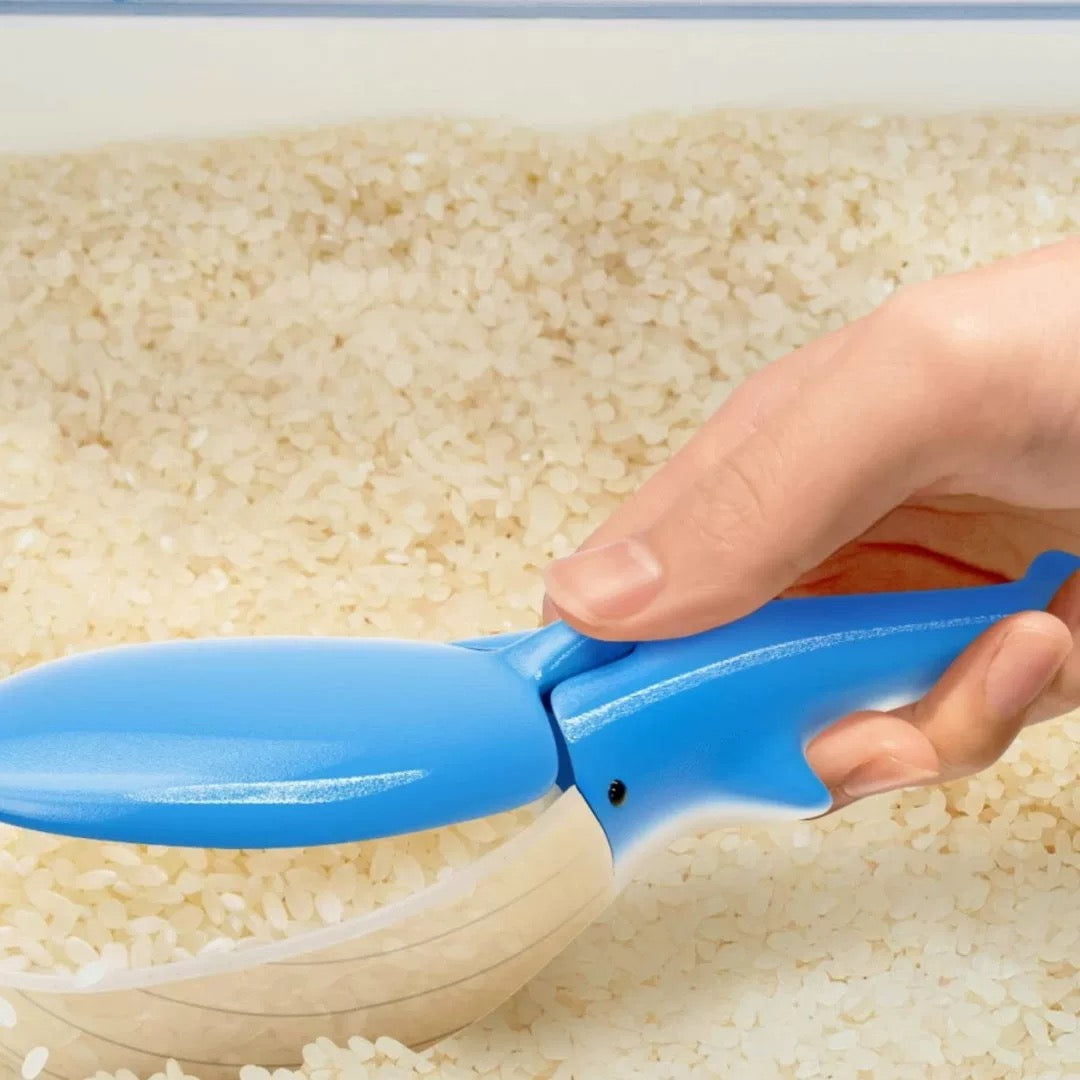 Whale-shaped rice ladle