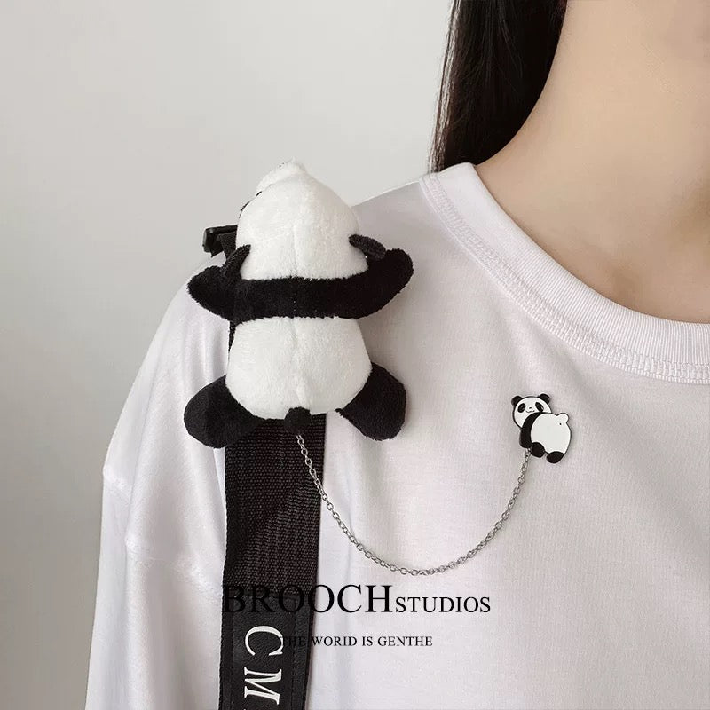 Cartoon trend brooch