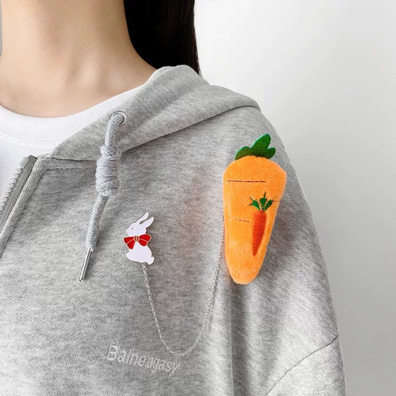 Cartoon trend brooch