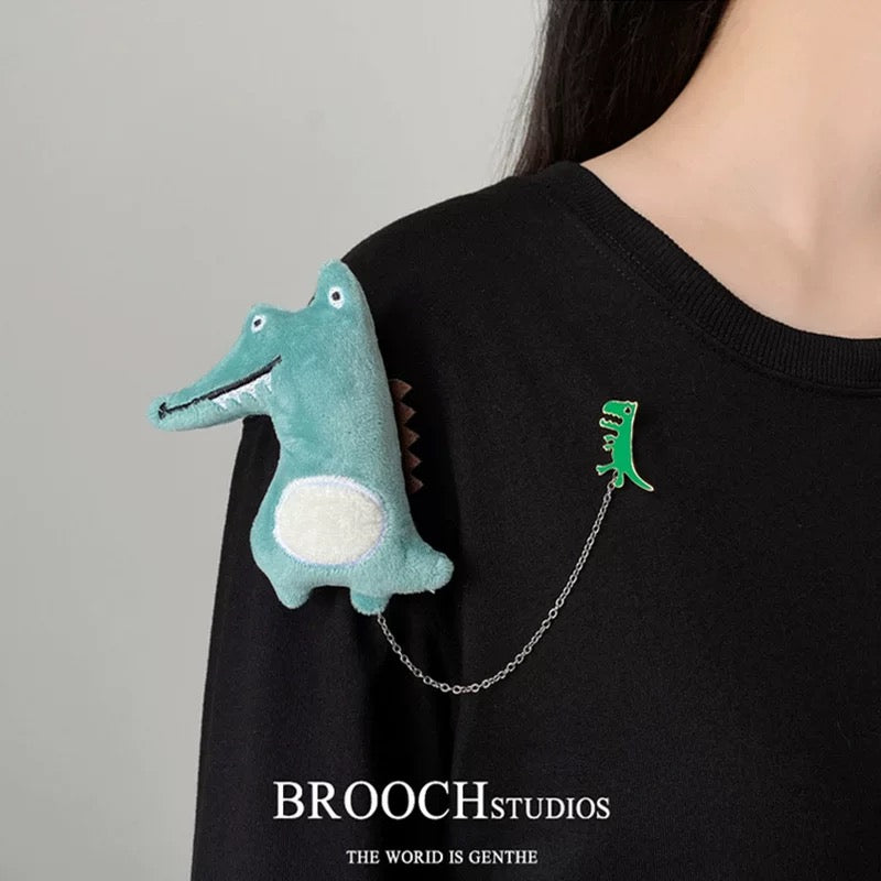 Cartoon trend brooch