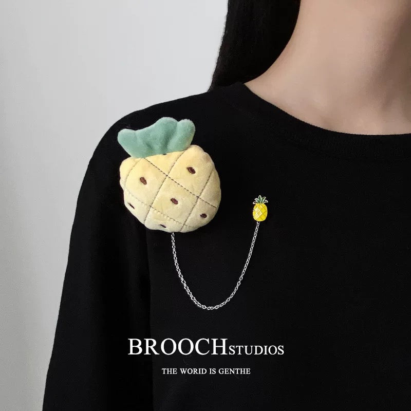 Cartoon trend brooch