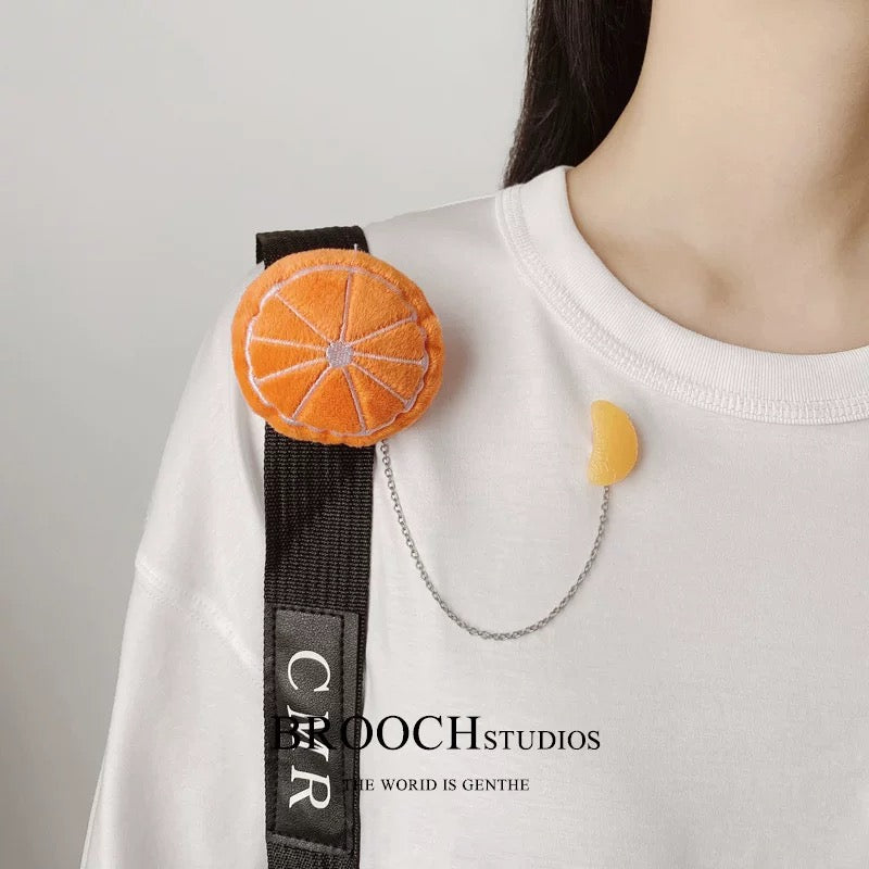 Cartoon trend brooch