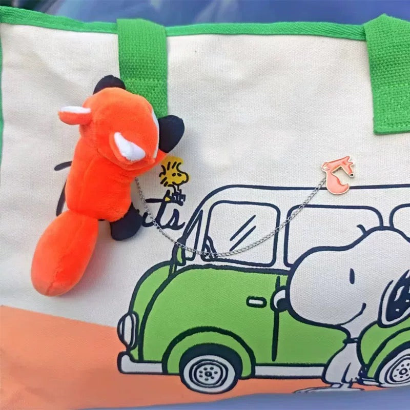 Cartoon trend brooch