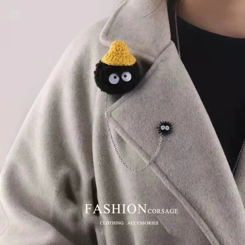 Cartoon trend brooch