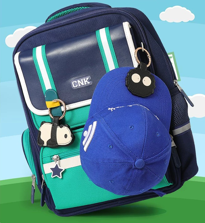 Magnetic Hat Clip – Cute Bag Charm, Portable Travel Hat Holder, Fashion Accessory